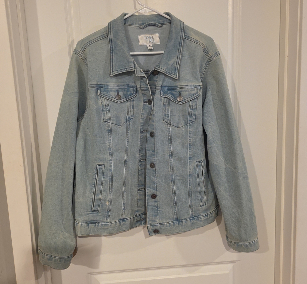 Time and Tru Women's Light Blue Denim Jacket